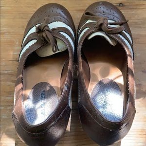 Oxford laced Brown and White Pumps